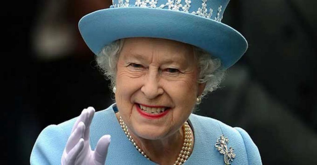 10 Privilegios Que Tiene La Reina De Inglaterra Por Sobre El Resto De